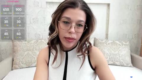 yoursoul_mila online show from February 8, 2026, 11:24 am