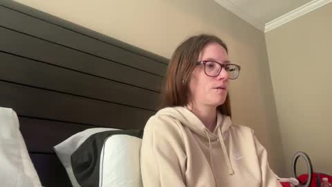 yourstrulylivy online show from December 11, 2024, 3:47 pm