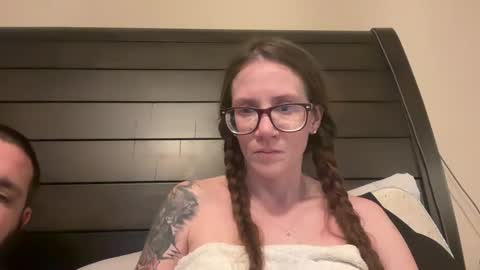 yourstrulylivy online show from December 15, 2024, 5:23 am