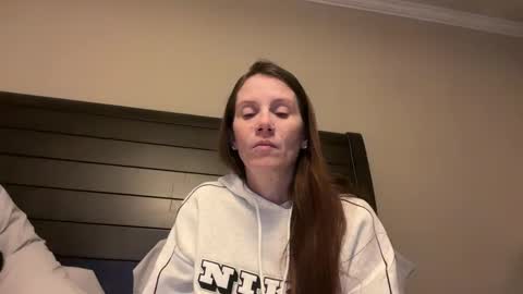 yourstrulylivy online show from December 27, 2024, 3:20 am