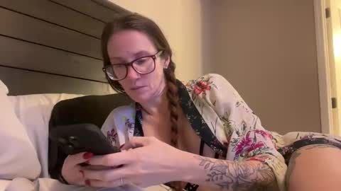 yourstrulylivy online show from January 4, 2025, 12:59 am
