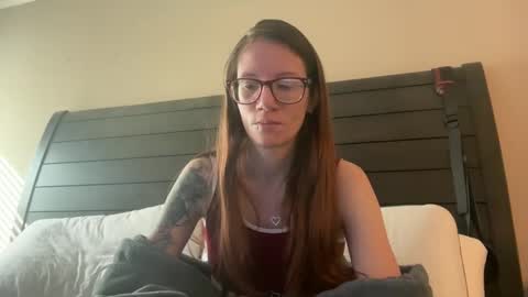 yourstrulylivy online show from February 19, 2025, 4:33 pm