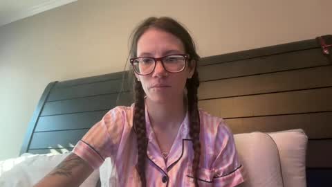 yourstrulylivy online show from February 20, 2025, 2:02 pm