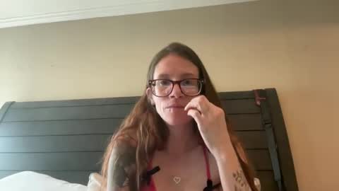 yourstrulylivy online show from February 22, 2025, 4:40 pm