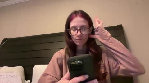 yourstrulylivy online show from March 7, 2025, 12:37 am