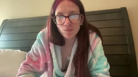 yourstrulylivy online show from March 7, 2025, 4:11 pm