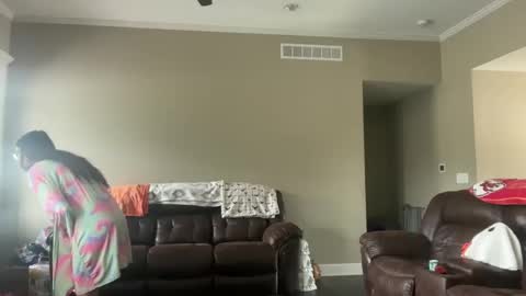 yourstrulylivy online show from September 8, 2025, 5:12 pm