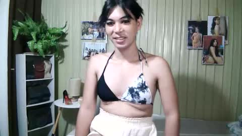 yoursubmissive_larah online show from February 18, 2026, 2:29 am