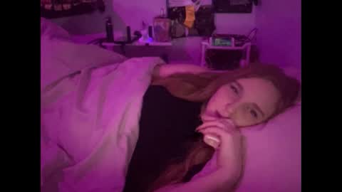 Snapshot of yourthickgingergoddess chatting on December 19, 2024, 2:56 am yourthickgingergoddess online show from December 19, 2024, 2:56 am