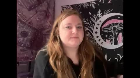 yourthickgingergoddess online show from November 11, 2025, 3:45 pm