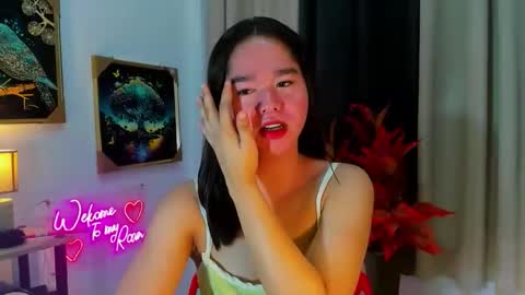 yourtinybunny online show from November 6, 2025, 3:13 pm