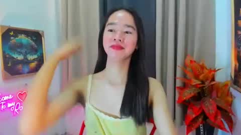 yourtinybunny online show from March 22, 2026, 11:13 am