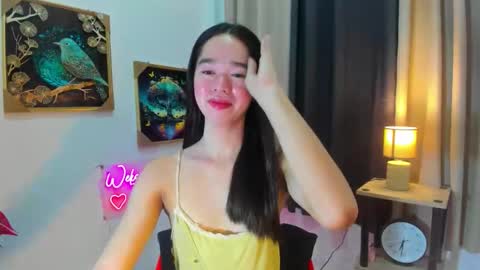yourtinybunny online show from April 24, 2026, 10:28 am