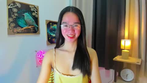 yourtinybunny online show from April 29, 2026, 10:19 am