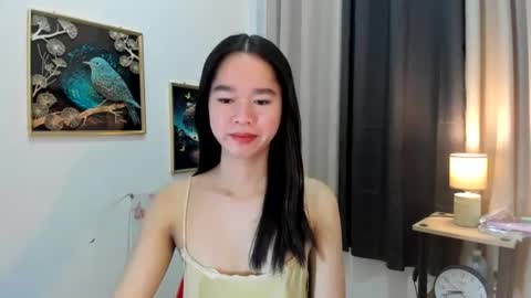 yourtinybunny online show from June 14, 2026, 11:23 am