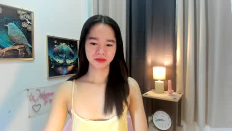 yourtinybunny online show from June 25, 2026, 10:42 am