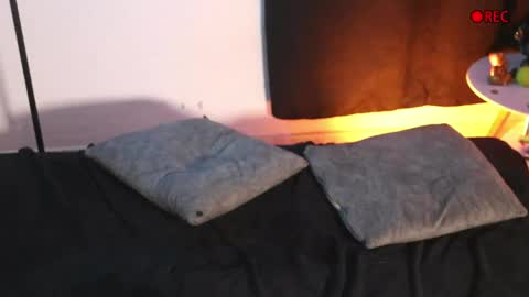 Bella- Independert Model online show from April 23, 2026, 7:16 pm