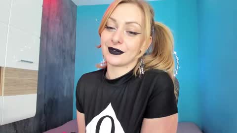 YourVenus00 -Follow my OF online show from January 21, 2025, 12:29 pm