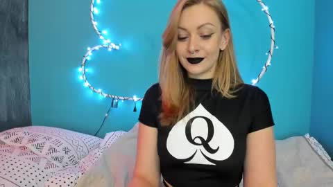 YourVenus00 -Follow my OF online show from February 5, 2025, 11:34 am
