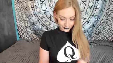 YourVenus00 -Follow my OF online show from June 13, 2026, 11:41 am