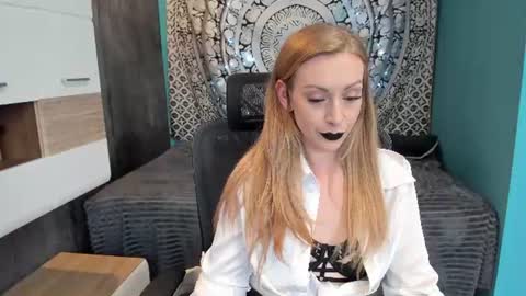 YourVenus00 -Follow my OF online show from July 7, 2026, 4:33 pm