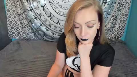 YourVenus00 -Follow my OF online show from August 9, 2026, 12:21 pm