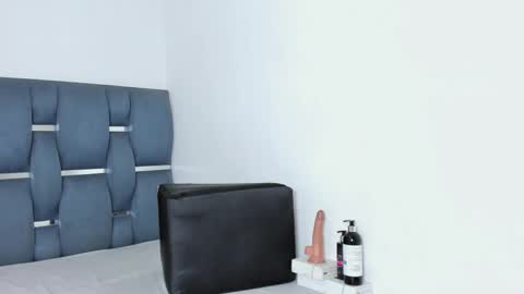 Snapshot of yourwife_anna chatting on October 20, 2025, 10:27 am yourwife_anna online show from October 20, 2025, 10:27 am