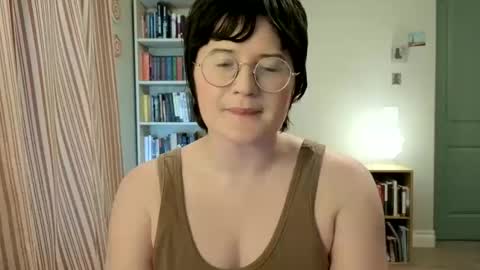 Rose Noire online show from June 2, 2026, 8:11 pm