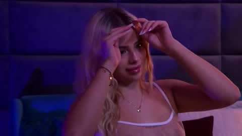 Foxie online show from November 7, 2025, 3:56 pm