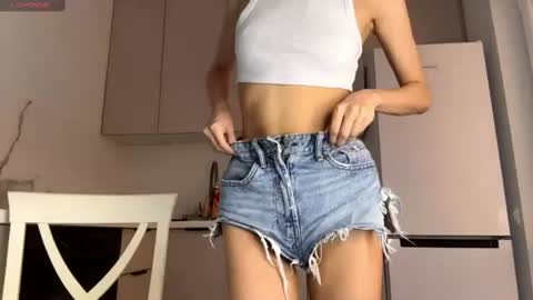 yuakiss online show from July 31, 2026, 7:41 am
