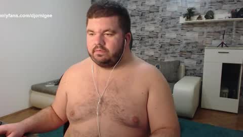 Snapshot of yugogee chatting on October 30, 2025, 10:43 pm Yugo -  online show from October 30, 2025, 10:43 pm