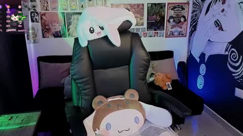    rawr   Anne Independent model      online show from September 16, 2025, 9:16 pm