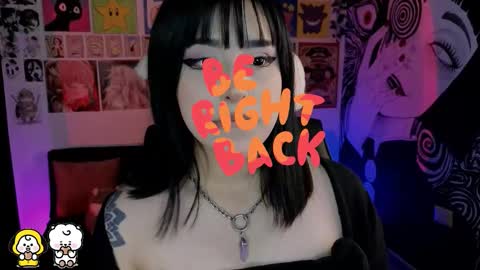    rawr   Anne Independent model      online show from December 19, 2025, 4:14 pm