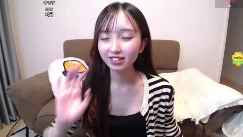 yui_x online show from May 25, 2026, 10:54 am