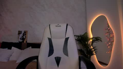 Yuki online show from June 15, 2026, 1:24 pm