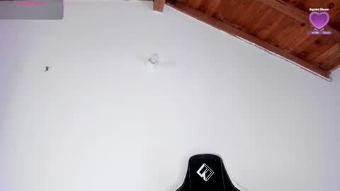 Snapshot of yuli_cardona_ chatting on September 27, 2025, 4:34 pm Yuliet online show from September 27, 2025, 4:34 pm