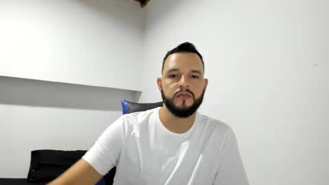 Snapshot of yulian0920 chatting on November 11, 2025, 10:32 pm YULIAN online show from November 11, 2025, 10:32 pm