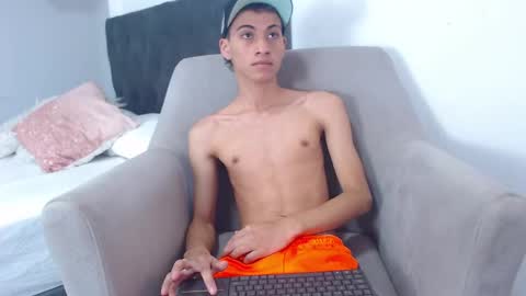 Snapshot of yulian_vasquez chatting on February 14, 2025, 3:58 pm yulian_vasquez online show from February 14, 2025, 3:58 pm