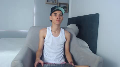 Snapshot of yulian_vasquez chatting on March 7, 2025, 12:12 pm yulian_vasquez online show from March 7, 2025, 12:12 pm