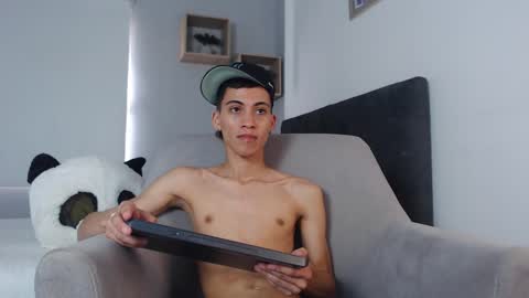 Snapshot of yulian_vasquez chatting on March 9, 2025, 3:16 pm yulian_vasquez online show from March 9, 2025, 3:16 pm