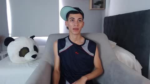 Snapshot of yulian_vasquez chatting on March 9, 2025, 6:21 pm yulian_vasquez online show from March 9, 2025, 6:21 pm