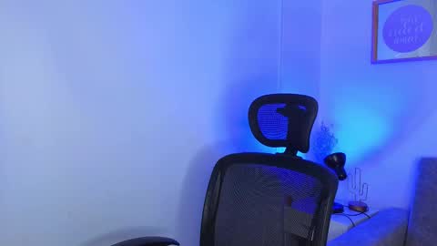 Snapshot of yulian_vasquez chatting on September 18, 2025, 12:18 pm yulian_vasquez online show from September 18, 2025, 12:18 pm