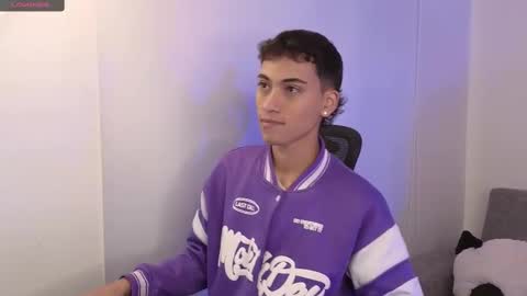 Snapshot of yulian_vasquez chatting on September 23, 2025, 12:19 pm yulian_vasquez online show from September 23, 2025, 12:19 pm