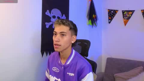 Snapshot of yulian_vasquez chatting on October 21, 2025, 12:17 pm yulian_vasquez online show from October 21, 2025, 12:17 pm