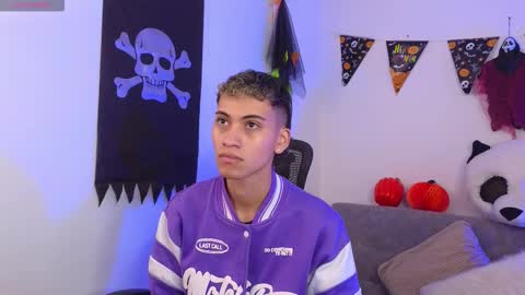 Snapshot of yulian_vasquez chatting on October 27, 2025, 12:20 pm yulian_vasquez online show from October 27, 2025, 12:20 pm