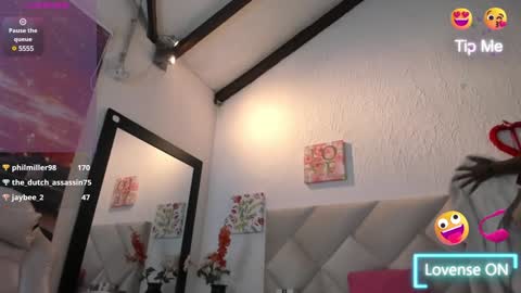 Yuliana online show from January 3, 2025, 9:15 pm