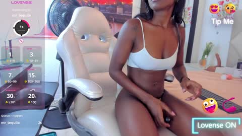 Yuliana online show from February 3, 2025, 8:13 pm