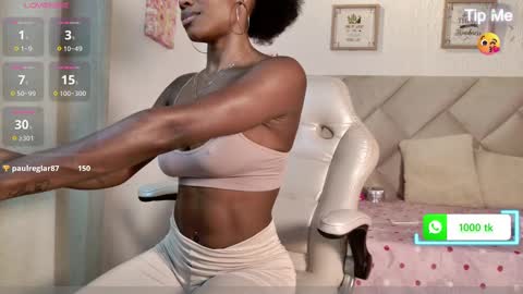 Yuliana online show from October 7, 2025, 8:06 pm