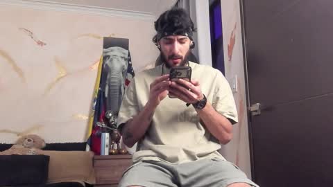 yulian 2811 online show from March 15, 2026, 12:16 am