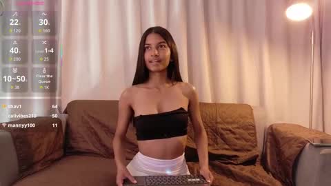 yuliethpetite online show from October 25, 2025, 11:29 am